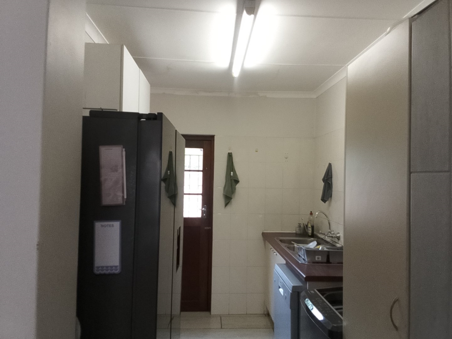 To Let 3 Bedroom Property for Rent in Loerie Park Western Cape